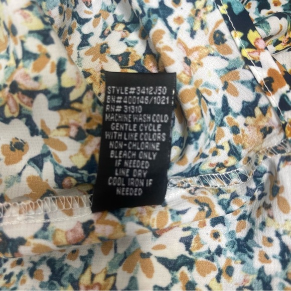 I.N. Studio Floral Button Up Cinch & Tie Sleeves 2X - Picture 7 of 7